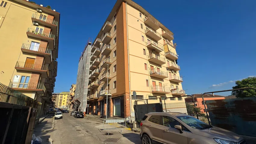 Trilocale in vendita in via Munazio Planco