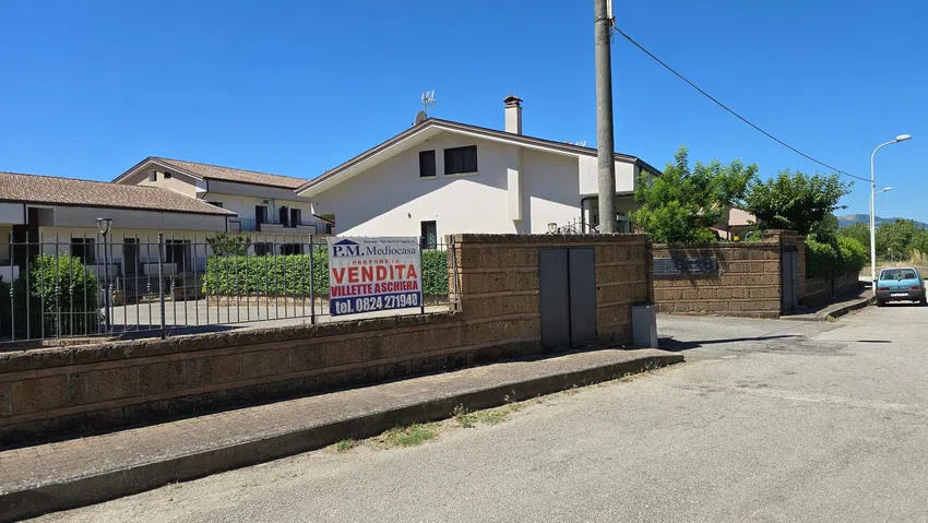 Villetta a schiera in vendita in Via Toscana, 3