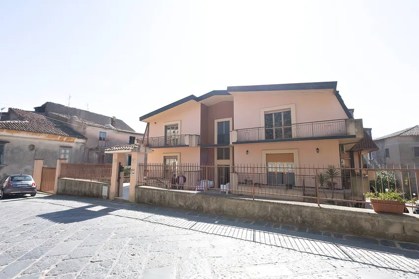 Appartamento in vendita in Via Roma, 71